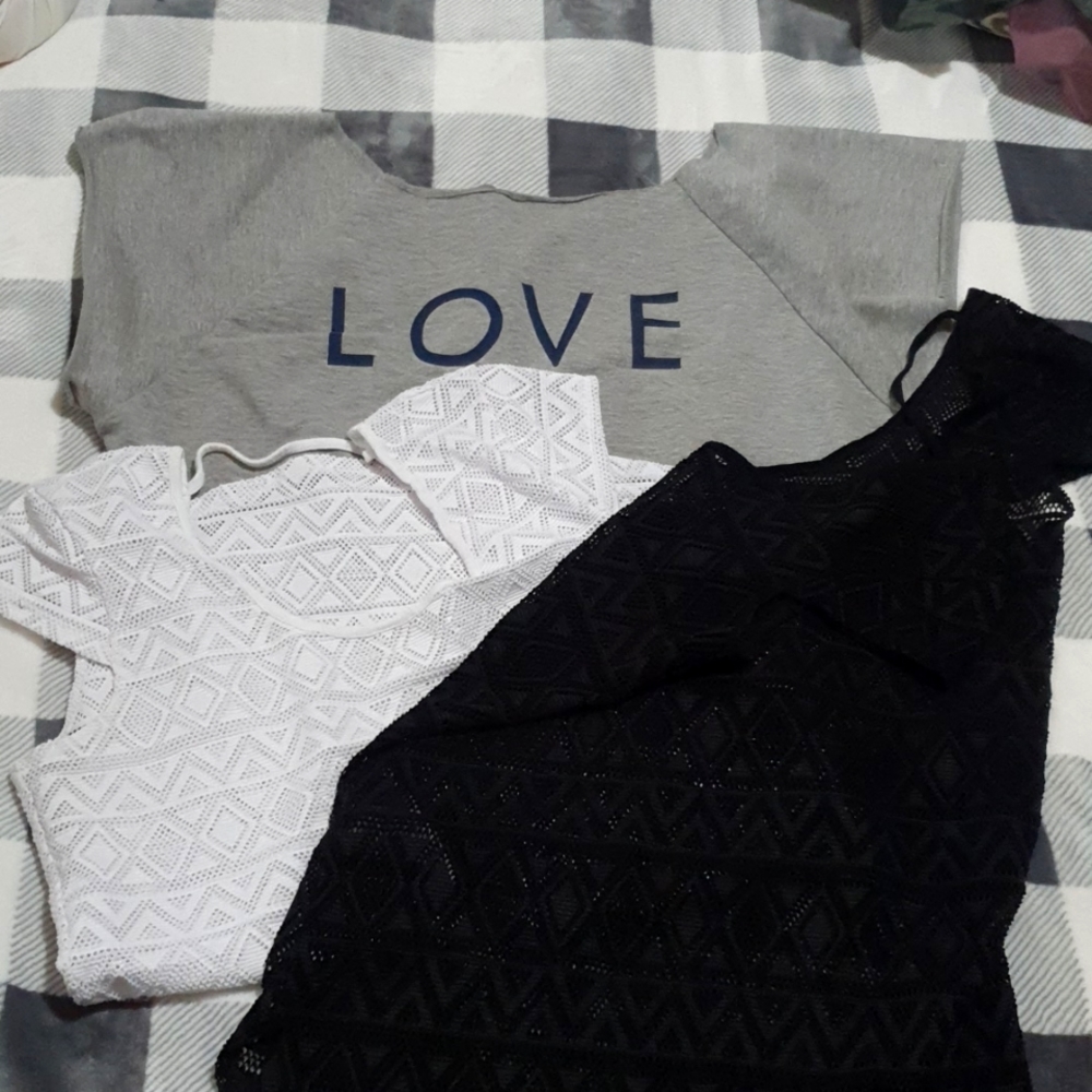 Bundle of 3 tops